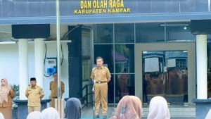 Bupati-Kampar-Ahmad-Yuzar-saat-Apel-Dinas-Pendidikan.jpg