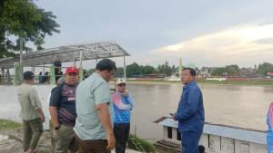 Bupati-Kuansing-pantau-persiapan-pacu-jalur-Kuansing-di-tepian-narosa.jpg
