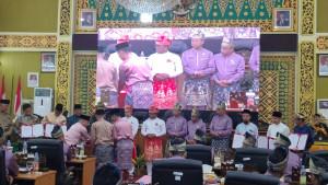 Bupati-Pelalawan-H-Zukri-dan-Wabup-Husni-Tamrin-HUT-pelalawan.jpg