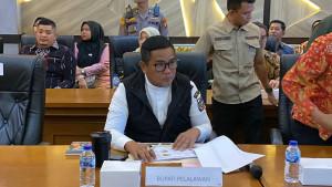 Bupati-Pelalawan-H-Zukri-mengikuti-rapat-dengan-Satgas-PKH.jpg