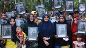 Bupati-Siak-warga-teluk-lanus-foto-sultan-syarif-Kasim-II-dan-permaisuri.jpg