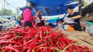 Cabai_Merah_di_Pasar_Tradisional_Pekanbaru_Februari_2024.jpg