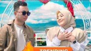 Cinta-Dari-Seberang-Yaya-Nadila-dan-Zinidin-Zidan.jpg