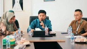 Direktur-RSUD-Teluk-Kuantan-Benni-Antomy-tengah.jpg