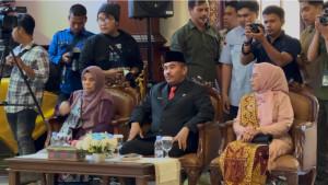Disumpah_di_Bawah_Alquran_Mahadar_Resmi_Jabat_Sekda_Kabupaten_Siak.jpg