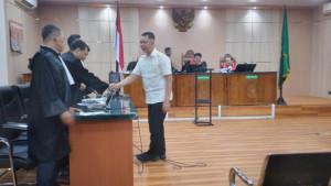 Eks-Sekdako-Pekanbaru-indra-pomi-sidang-vonis.jpg