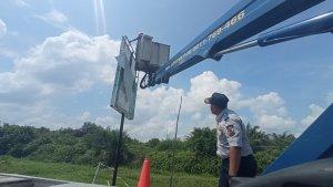 FOTO_Bawaslu_dan_Satpol_PP_Pekanbaru_Tertibkan_Baliho_Caleg_2.jpg