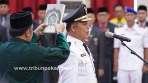 FOTO_Herman_MT_Resmi_Jabat_Pj_Bupati_Inhil_1.jpg