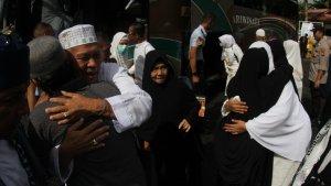 FOTO_Jemaah_Haji_Asal_Pekanbaru_Kloter_Terakhir_Disambut_Keluarga_1.jpgFOTO_Jemaah_Haji_Asal_Pekanbaru_Kloter_Terakhir_Disambut_Keluarga_2.jpgFOTO_Jemaah_Haji_Asal_Pekanbaru_Kloter_Terakhir_Disambut_Keluarga_3.jpgFOTO_Jemaah_Haji_Asal_Pekanbaru_Kloter_Terakhir_Disambut_Keluarga_4.jpg