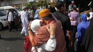 FOTO_Jemaah_Haji_Asal_Pekanbaru_Kloter_Terakhir_Disambut_Keluarga_2.jpg