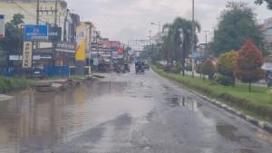 Genangan-air-merendam-Jalan-Lintas-Timur-Jalintim-Kota-Pangkalan-Kerinci.jpg