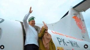 Gubernur-Riau-Abdul-Wahid-terbang-perdana-bersama-Wings-Air-rute-Pekanbaru-Rengat.jpg