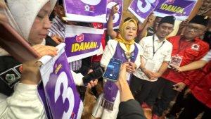 Ida-Yulita-Susanti-Kharisman-Risanda-usai-pencabutan-nomor-urut.jpg