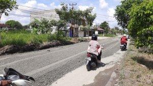 Jalan-Parit-Indah-yang-sedang-dalam-perbaikan.jpg