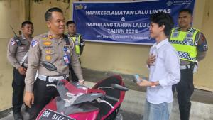 Jauh-jauh_dari_Padang_ke_Polresta_Pekanbaru_Rangga_Bahagia_Bertemu_Lagi_dengan_Motornya_yang_Hilang.jpg