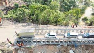 Jembatan-bailey-difungsikan-di-jalan-Lintas-Riau-Sumatera-Barat.jpg