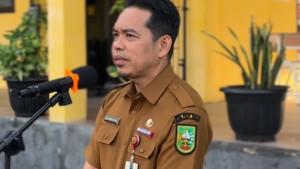 Kadisdik-Provinsi-Riau-Erisman-yahya-lahan-sman-18-pekanbaru.jpg