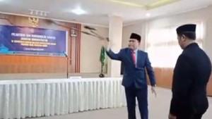 Kakanwil-Kemenag-NTB-yang-viral-lempar-stand-mic.jpg