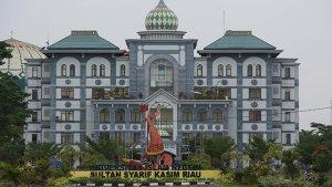 Kampus-UIN-SUska-Riau-pencemaran-nama-baik-rektor.jpg