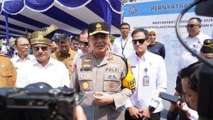 Kapolda-Riau-kepala-BNN-HANI-di-Dumai.jpg