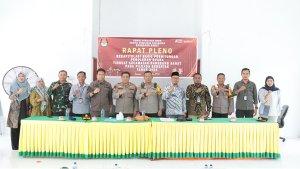 Kapolres-Kepulauan-Meranti-melihat-rapat-pleno.jpg