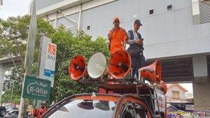 Keluarga-bersama-kuasa-hukum-empat-tersangka.jpg