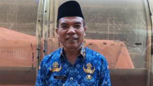 Khairul-Umri-Guru-SMK-Negeri-2-Dumai-tiga-dekade-tenaga-honorer.jpg