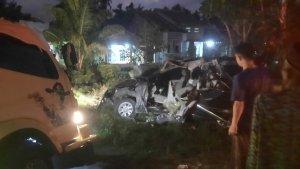 Kondisi_mobil_innova_hancur_akibat_lakalantas_di_Kecamatan_Tempuling.jpg