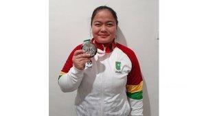 Lifter-putri-Riau-Maharani-yang-meraih-mendali-perak-di-PON-2024.jpg
