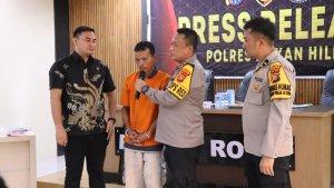 M-Gultom-diamankan-Polres-Rohil-Riau-setelah-terbukti-melakukan-pembakaran-lahan.jpg