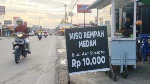 Mie-Rempah-Medan-milik-Sulastri-di-Jalan-Adi-Sucipto.jpg