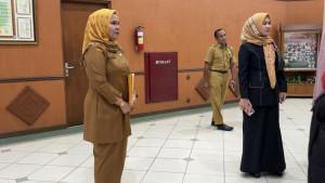 Nalladia-Ayu-Rokan-usai-keluar-dari-ruang-Wakil-Ketua-DPRD-Riau.jpg