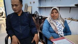 Nur-Hayati-kanan-istri.jpg