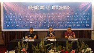 PSPS-Pekanbaru-saat-perkenalkan-aji-santoso-sebagai-pelatih.jpg
