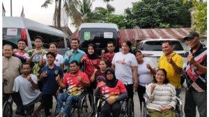 Paralimpian-Riau-kala-berfoto-bersama-dengan-Bobby-Rachmat.jpg