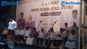 Pawai-Takbir-Idul-Fitri-1445-H-di-Pekanbaru-Meriah-di-Tengah-Gerimis.jpg