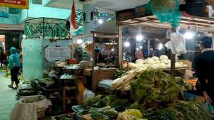 Pedagang-kebutuhan-harian-di-pasar-Terubuk-Bengkalis.jpg