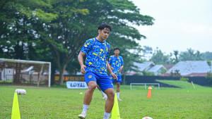 Pekanbaru-FC-latihan-di-Lapangan-Kopasgat.jpg