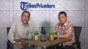 Pemimpin-Redaksi-Tribun-Pekanbaru-Syarief-Dayan-kiri-saat-wawancara-eksklusif.jpg