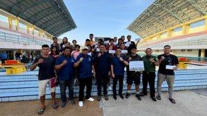 Pengurus-Aquatic-Pekanbaru-usai-salurkan-uang-saku.jpg