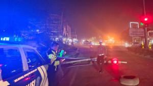 Personel-Satlantas-Polres-Pelalawan-melakukan-olah-TKP-di-Simpang-Empat-Lampu-Merah-Jalintim.jpg