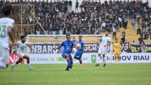 Pertandingan_PSPS_Pekanbaru_biru_menjamu_PSMS_Medan.jpg