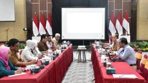 Pertemuan_Pansus_Penyertaan_Modal_BPR_DPRD_Pekanbaru_dengan_OJK_Riau.jpg