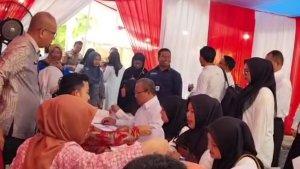 Peserta-seleksi-PPPK-tahap-ll-Pelalawan-menjalani-registrasi-di-Pekanbaru.jpg