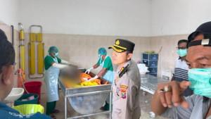 Petugas-Satreskrim-Polres-Pacitan-saat-melakukan-identifikasi-Jasad-di-Hutan-Desa-Temon.jpg