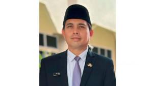 Plt-Kepala-Dinas-Kesehatan-Meranti-Ade-Suhartian.jpg
