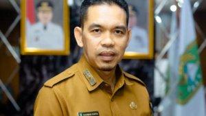 Plt-Kepala-dinas-pendidikan-Riau-erisman-Yahya.jpg