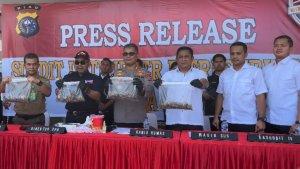 Polda-Riau-Gagalkan-Transaksi-Jual-Beli-41-Kg-Sisik-Trenggiling.jpg