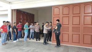 Polisi-mendatangi-Rumah-Mewah-di-Bengkalis-yang-disantroniperampok.jpg