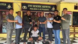 Polsek-Ujung-Batu-saat-berhasil-menangkap-pelaku-percobaan-pembunuhan.jpg